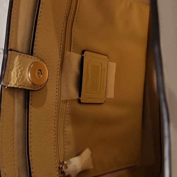NWT new chalk, vanilla cream Coach bag leather purse (cream/yellow inside) - Picture 7 of 10
